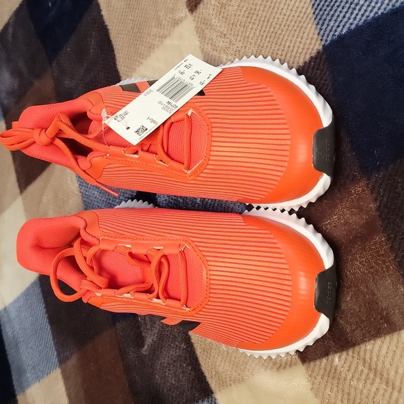 Sneakers - Picture 2 of 3